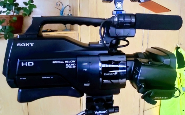 Професійна відеокамера: SONY HXR-MC1500P Харків - фото 1