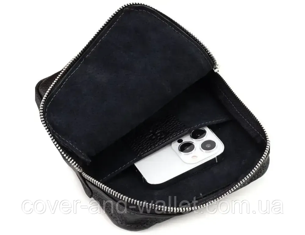 Стильная кожаная сумка-слинг маленького размера черного цвета Grande Pelle 739710 Киев - изображение 8