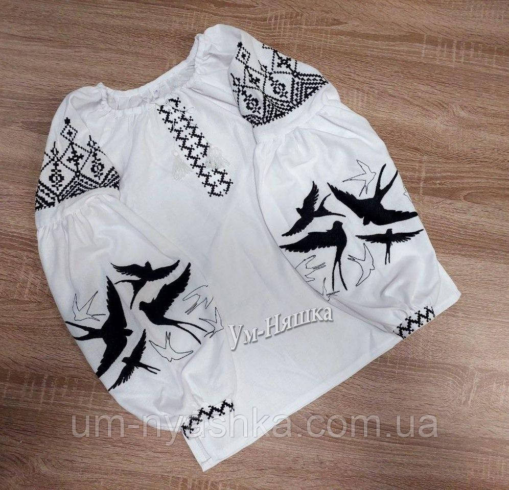 Жіноча вишиванка з чорною вишивкою на домотканному полотні Ластівки Кривий Ріг - фото 3