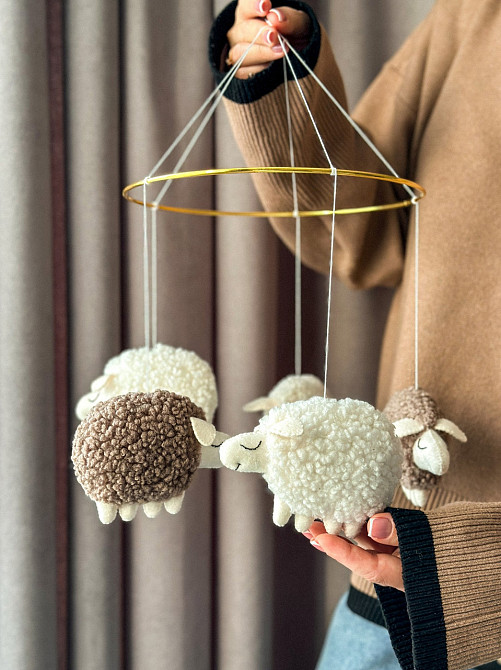 Дитячий музичний мобіль на ліжечко для немовлят WooolyWool «Баранці» з 35 мелодіями Київ - фото 1