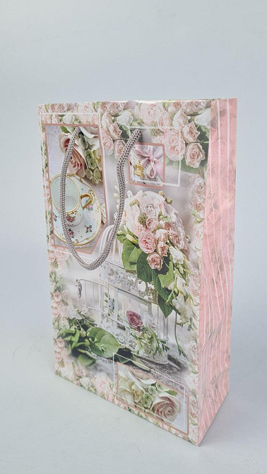 Паперовий пакет подарунковий Середній 17/26/8 (артSV-146) (12 шт.) Харків - фото 1