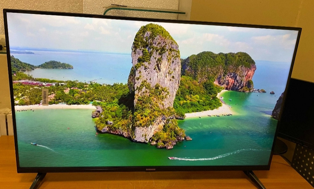 Новинка 2023 Телевизор: Samsung 45