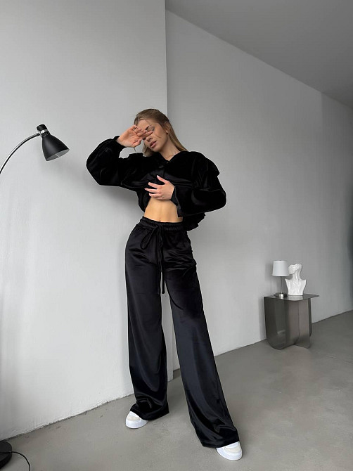 Жіночий ніжний костюм-двійка: кофта та штани з велюру Чорний, 42/44 Одеса - фото 3