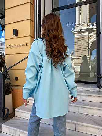 Женская базовая оверсайз рубашка из микровельвета Голубой Одесса