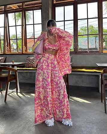 Жіночий легкий прогулянковий оверсайз костюм трійка: сорочка топ і штани софт Одеса