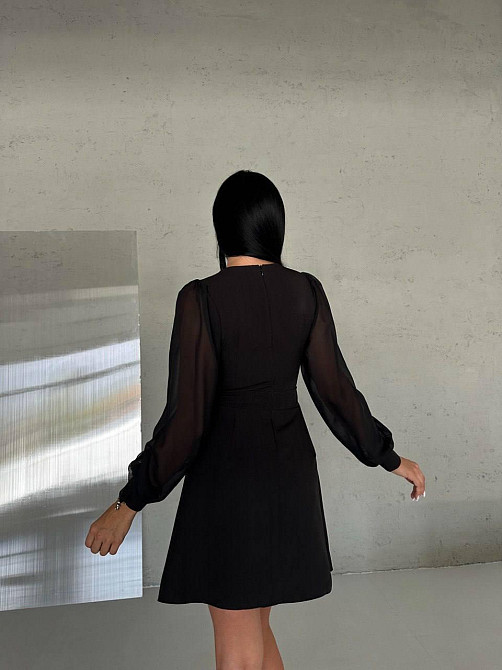 Жіноча елегантна сукня з асиметричним ефектним вирізом і шифоновими рукавами костюмка Чорний, 42 Одеса - фото 5