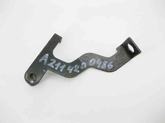 Mercedes-Benz  A2114200486 Тримач гальмівної трубки на передньому правому супорті E-Class W211 4matic Одесса