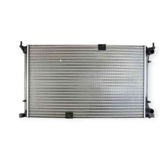 Радиатор охлаждения двигателя автомобиль Рено Trafic 2,5D 01- Мукачево