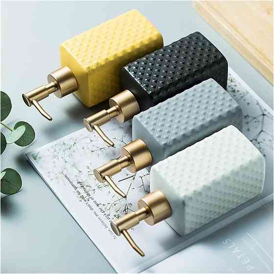 Комплект керамічних аксесуарів для ванни: дозатор, мильниця, стакани Чорного кольору Кам'янець-Подільський