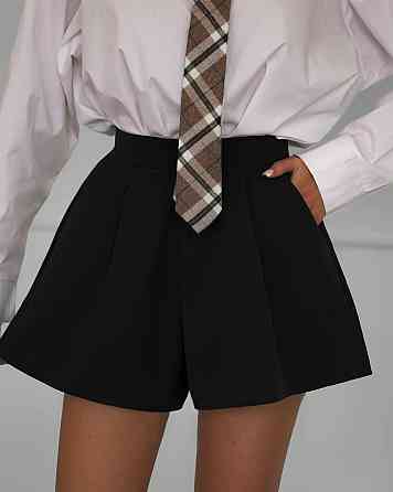 Женские повседневные классические шорты костюмка Черный, M-L Одесса