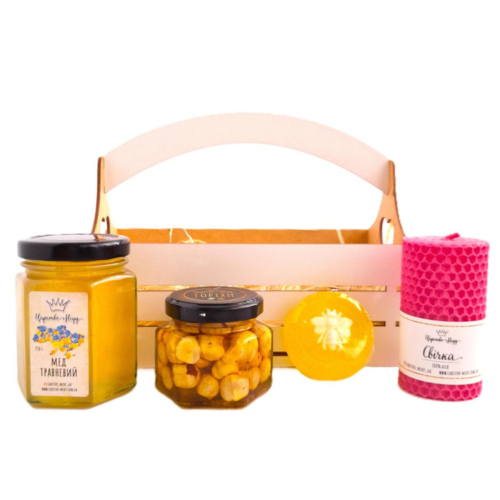 Корзина з солодощами, свічкою та милом. Цікавий солодкий подарунок. Одеса - фото 1