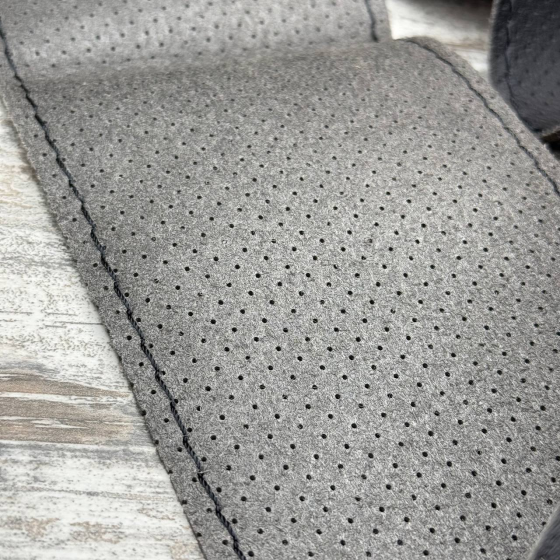 Оплетка чехол на руль из кожзама 37-38см с обтяжкой, черная, нить и игла в комплекте Киев