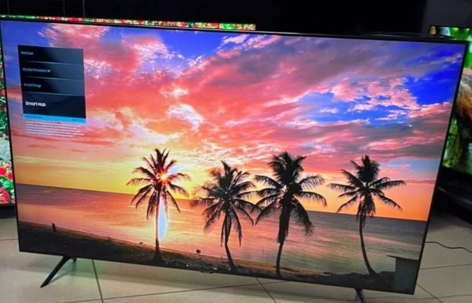 Телевизор Безрамный: 65