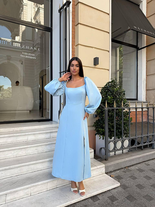 Женское праздничное сдержанное макси платье с разрезом костюмка Голубой, 42/44 Одесса - изображение 5