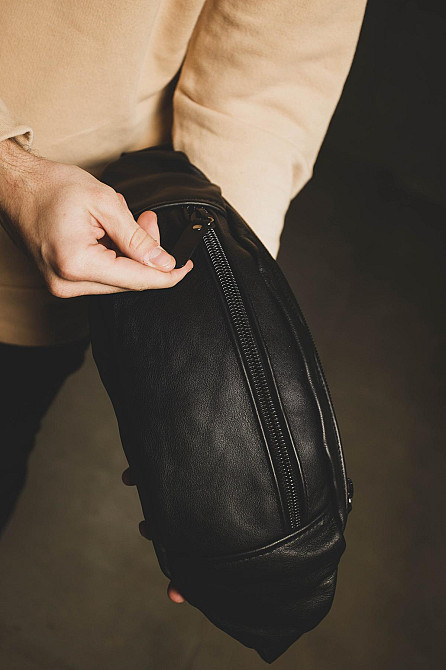 Кожаная мужская бананка, поясная сумка SL003 (Черная) Сумы - изображение 10