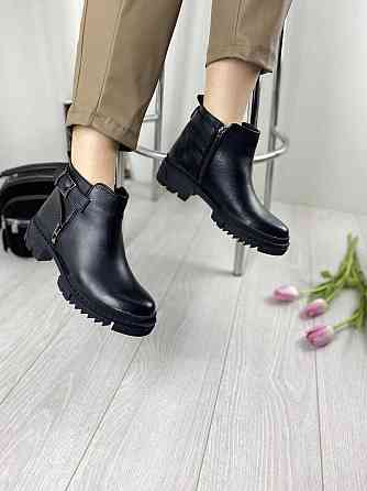 Injers Модні жіночі шкіряні демісезонні черевики весна-осінь на низькому каблуці чорні (617) р. Коломия