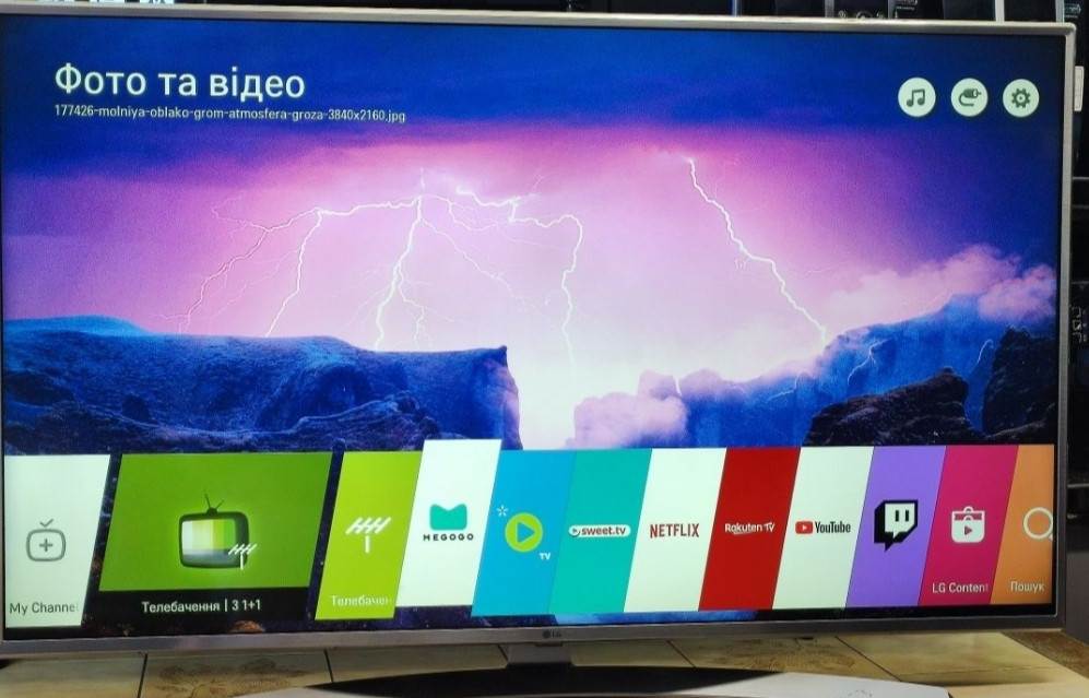 Телевизор LG 49