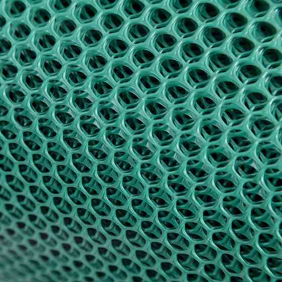 Пластикова сітка 6 х 8 мм 1.20 м*30 м парканна зелена Сота Дніпро