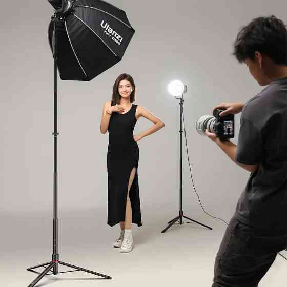 Стійка для освітлення складана великовантажна 5кг 48-200см Ulanzi AT-05 Київ