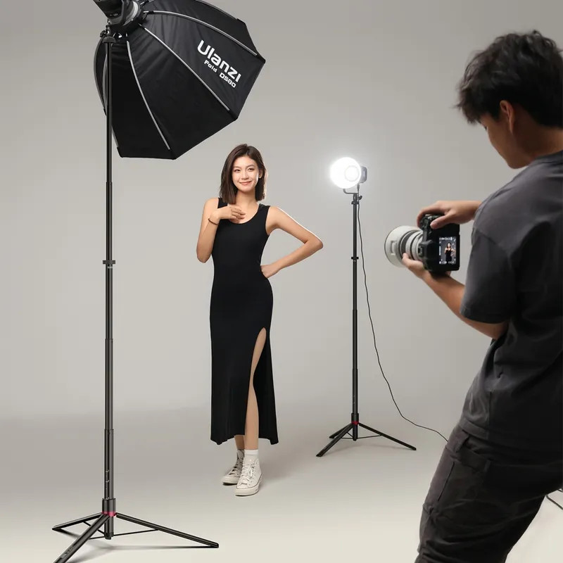 Стійка для освітлення складана великовантажна 5кг 48-200см Ulanzi AT-05 Київ - фото 4