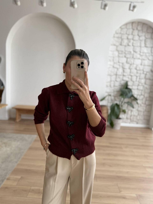 Жіночий укорочений кардиган з декоративними застібками у вигляді бантиків машинна вʼязка Одеса - фото 5