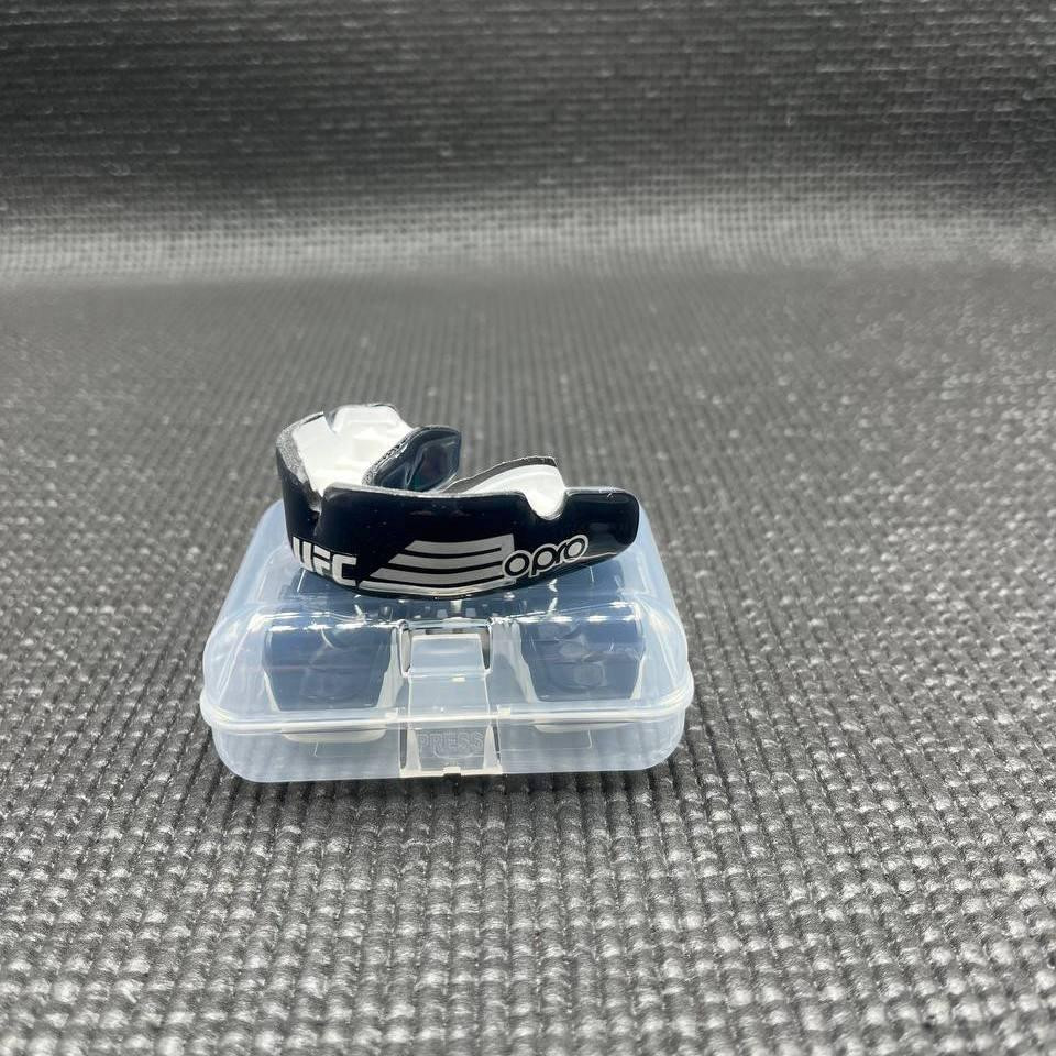 Капа OPRO Instant Custom-Fit UFC доросла (вік 11+)  Silver/Black (art.102529002) Кам'янське - фото 7