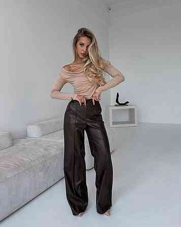 Женские базовые брюки на высокой посадке из эко-кожи Шоколад, 44/46 Одесса