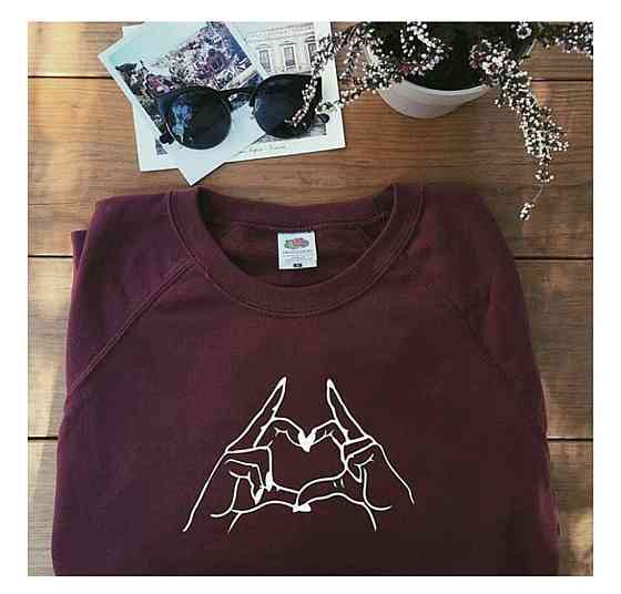 Бордо жіночий світшот з принтом Чернівці