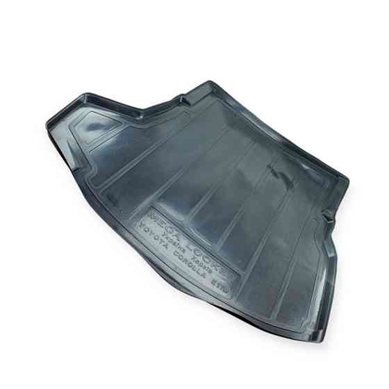 Колрик Тойота Корола E170 багажника Мукачево