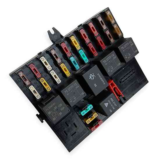 Блок 2110, 2111, 2112, (2123 новий зразок з 2007 року) (2110-3722010-04) запобіжників Мукачево