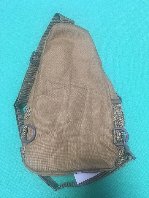 Мужская сумка тактическая через плечо песочного цвет, нагрудная сумка, размер 35*21см, 3 кармана, с USB шнуром Киев - изображение 5