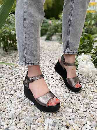 Mermaid Босоніжки жіночі нікель 85-7 літні, шкіра сатин / Модні босоніжки на танкетці 37р. 39р. Коломыя