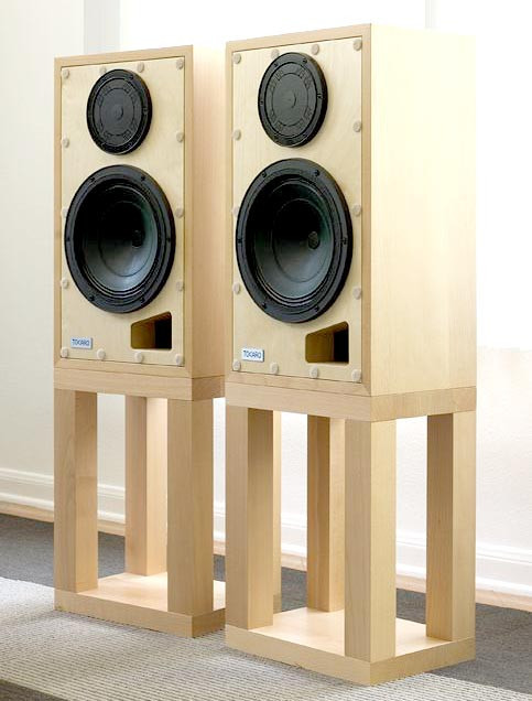 Стойка под акустику 