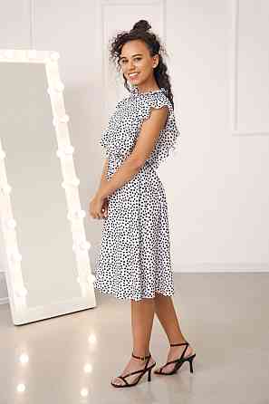 Платье в горошек с воланами 