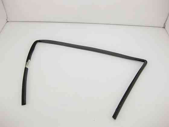 Mercedes-Benz  A2037250225 Ущільнювач опускного скла передніх правих дверей C-Class W203 Одеса