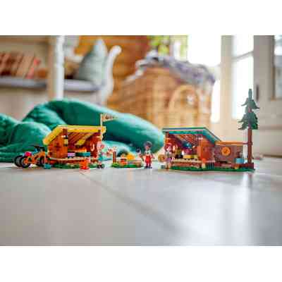 Конструктор LEGO Friends Уютные домики в приключенческом лагере (42624) Винница