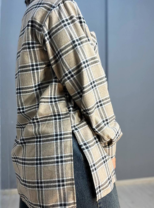 Сорочка жіноча Ariadna 8052 картата оверсайз розрізи по боках one size, бежевий, one size Київ - фото 5