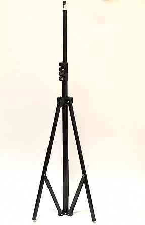 Штатив-тренога сложный, для студийных и кольцевых ламп высотой 2.1 m Киев