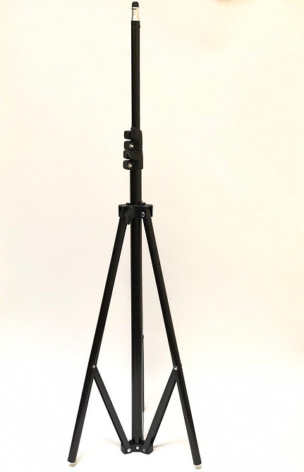 Штатив-тренога сложный, для студийных и кольцевых ламп высотой 2.1 m Киев - изображение 1