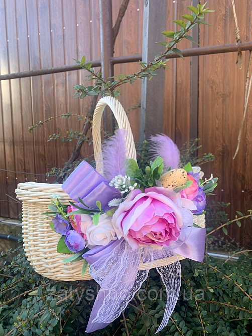 Кошик плетений білий великодні з квіткою Київ - фото 1