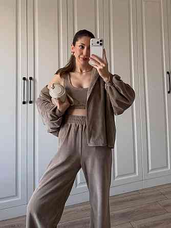 Жіночий стильний костюм-трійка: кофта топ і штани з турецького плюшевого велюру Бежевий, 42/44 Одеса