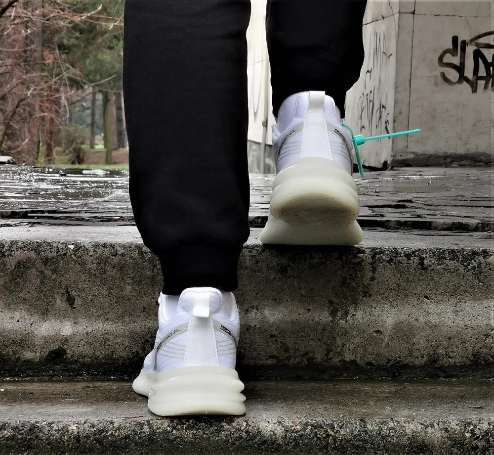 Кроссовки Adidas Белые Мужские Адидас Изи Boost (размеры: 40,41,42,43,44) Днепр - изображение 7