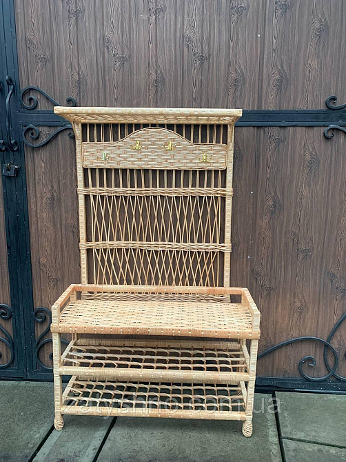 Набор: вешалка и полка деревянные Киев - изображение 2