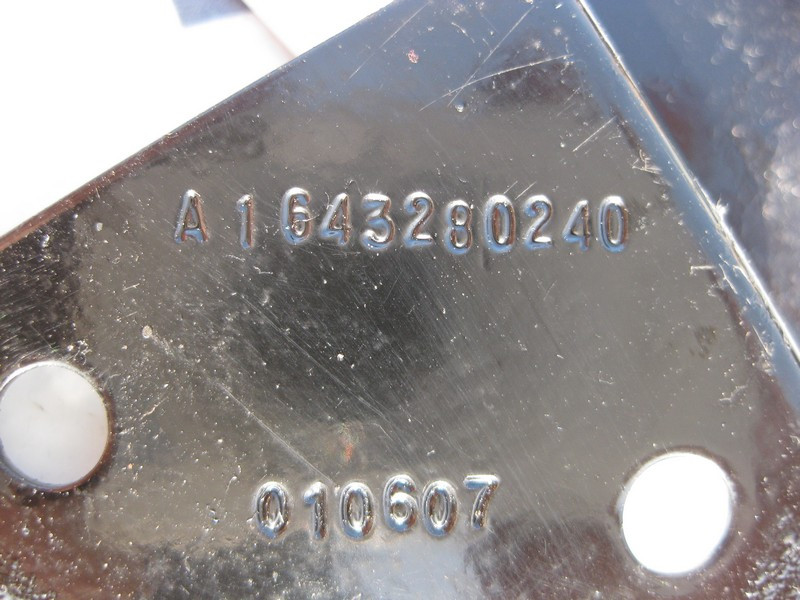 Mercedes-Benz  A1643280240 Кронштейн переднього правого датчика рівня кузова ML W164 GL X164 Одесса - изображение 3