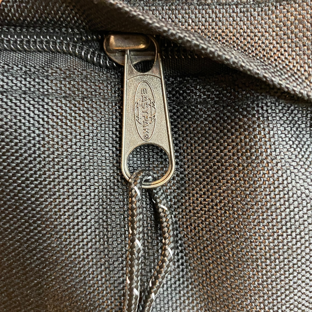 Сумка через плече Eastpak THE ONE Country Beige чорний Запоріжжя - фото 6