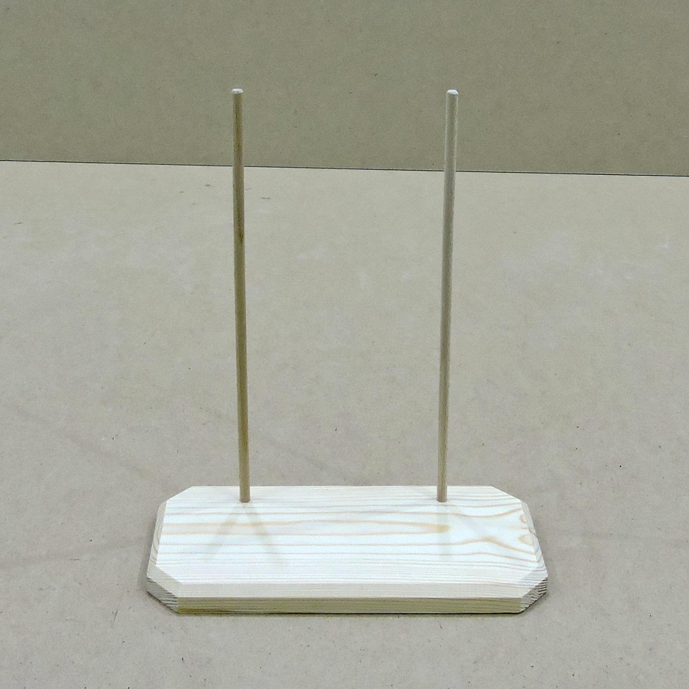 Подставка для кукол 