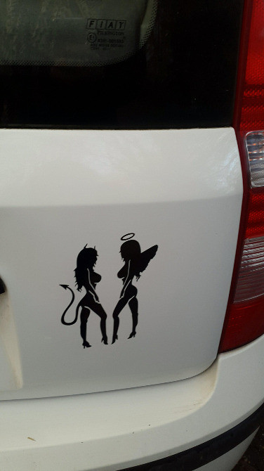 Наклейки на авто Чортенок та Ангелочок Чорна та Біл Київ - фото 3