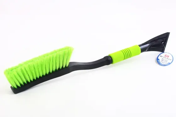 Скребок для снега 62 см со щеткой 70 пучков Bi-Plast (мягкая ручка) Винница