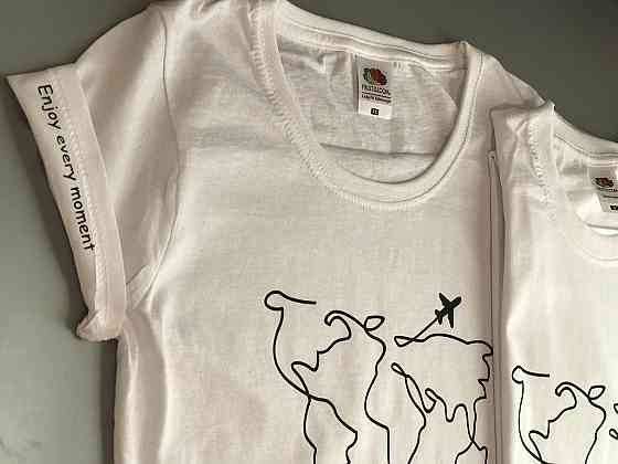 Парні футболки для хлопця та дівчини з принтом картки та написом Enjoy every moment Чернівці