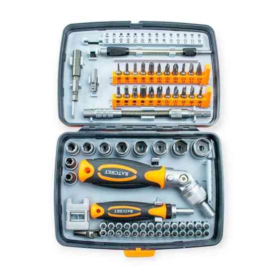 Отвертка с битами и головками 1/4